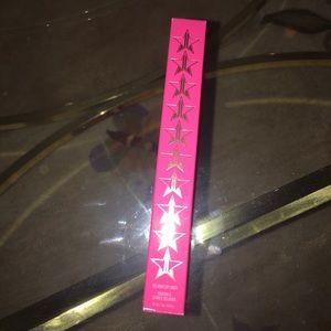 Jeffree Star velour lip liner